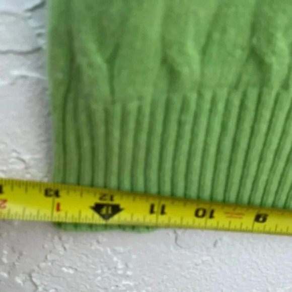 Saks Fifth Avenue Womens Cable Design Sweater Lime Green Sz Large 💯 CASHMERE - Picture 10 of 10